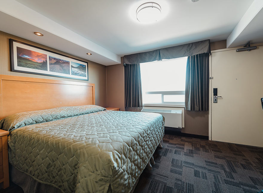 Executive King Kitchen 4