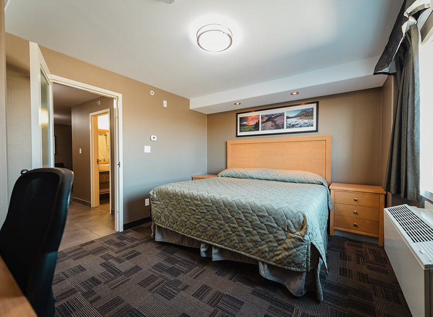 Executive King Kitchen 5