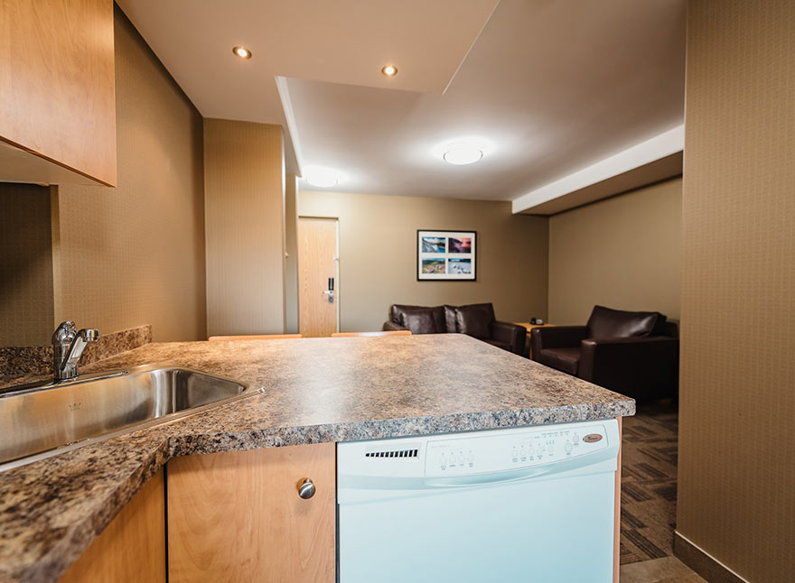 Executive King Kitchen 7