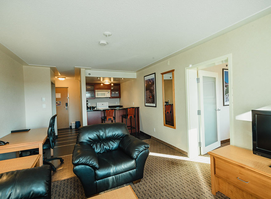 Executive Kitchen Suite 3