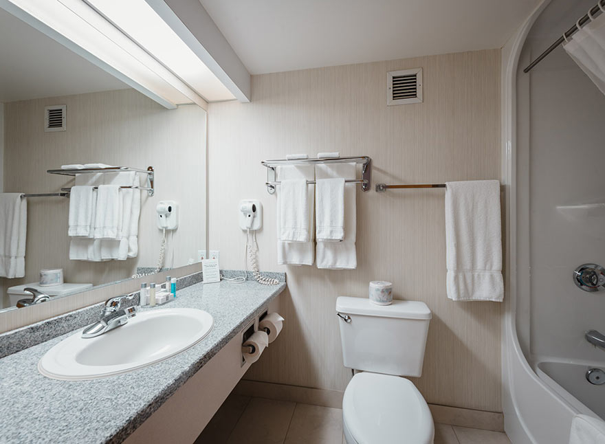 Superior Room 2 Queens 5